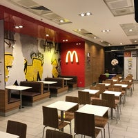 Photo taken at McDonald&amp;#39;s by Gökhan A. on 4/25/2017