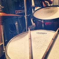 Снимок сделан в The Sweatshop Rehearsal &amp;amp; Recording Studios пользователем Jaron M. 4/29/2013