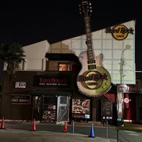 Photo taken at Hard Rock Café by Vito C. on 5/2/2023