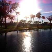 Снимок сделан в Kiawah Golf Rentals пользователем Paula A. 11/23/2012