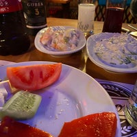 Das Foto wurde bei Galata Junior Restaurant von Batuhan am 11/26/2022 aufgenommen
