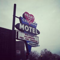 Photo taken at Heart Of Chicago Motel by Brian M. on 11/26/2013