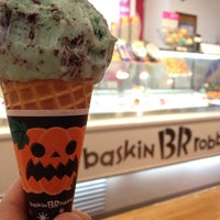 Photo taken at Baskin-Robbins by Takuya A. on 9/29/2013