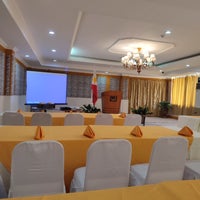 Photo taken at Crown Regency Residences Cebu by Bexmae J. on 10/3/2023