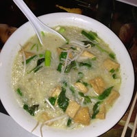 Photo taken at Toom Toom Thai by Amy S. on 11/16/2012