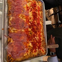 Foto diambil di Harry&amp;#39;s Italian Pizza Bar oleh Wendy P. pada 10/26/2022