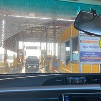 Photo taken at Lat Krabang Toll Gate (Inbound) by Patchathep T. on 12/14/2021