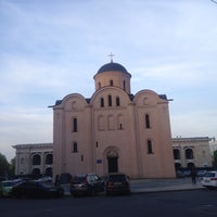 Церковь Богородицы Пирогощи в Киеве