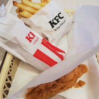 Photo taken at KFC by ざわざわ on 3/4/2022