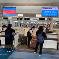 Photo taken at Korean Air Check-in Counter by YoonSeok C. on 12/20/2019