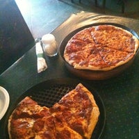 4/2/2013에 Jen L.님이 Old Town Pizza (OTP) Lincoln에서 찍은 사진