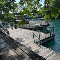 Foto diambil di Chicago Line Cruises oleh Bruce C. pada 5/15/2024