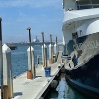 Foto diambil di Flagship Cruises &amp; Events oleh Bruce C. pada 6/22/2022