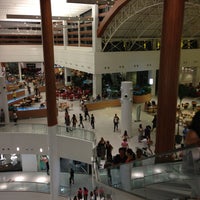 Foto tirada no(a) Praça de Alimentação por Tiago L. em 2/24/2013