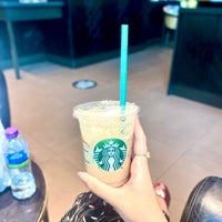 Das Foto wurde bei Starbucks von Mema A. am 7/20/2022 aufgenommen