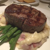 Foto tomada en Creed&amp;#39;s Seafood &amp;amp; Steaks  por Michael Y. el 9/19/2015
