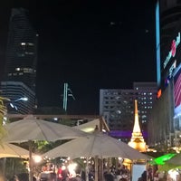 Photo taken at Bangkok Varee by Aquapatindra V. on 7/30/2016