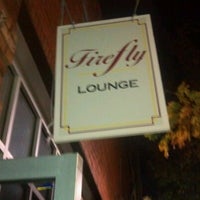 Foto tomada en Firefly Lounge  por Ryan W. el 10/27/2012