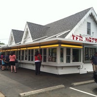 Photo taken at Ted Drewes Frozen Custard by Molly on 5/16/2013