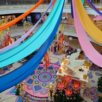 Foto tomada en Queensbay Mall  por Chuah San Ling el 10/28/2023