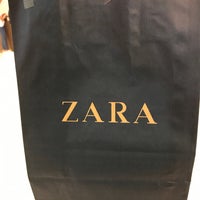 Photo taken at ZARA by Kyara Y. on 4/14/2017