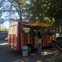 9/20/2014 tarihinde Tilek N.ziyaretçi tarafından Fresco ice-cream van'de çekilen fotoğraf
