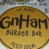 รูปภาพถ่ายที่ GnHam Burger Bar โดย Marco P. เมื่อ 5/28/2014