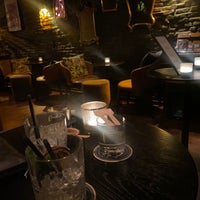 Foto scattata a Bijou Cocktail Bar da Çağla G. il 9/12/2023