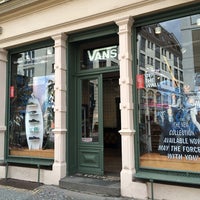 vans store force
