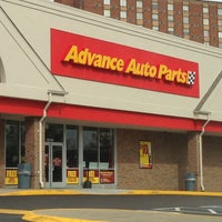 Photo taken at Advance Auto Parts by Mamy H. on 2/11/2013