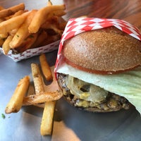 Foto diambil di Burger Me oleh Guy J. pada 12/13/2017