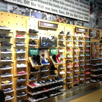 vans store arrowhead mall