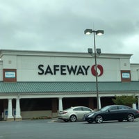 Photo taken at Safeway by Randy ✌🏾 on 8/2/2018