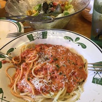Photo taken at Olive Garden by Claudia K. on 5/7/2015