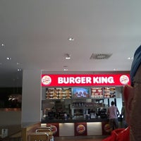 Foto diambil di Burger King oleh Stefano S. pada 7/20/2013