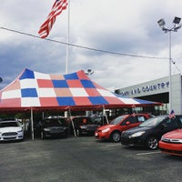 รูปภาพถ่ายที่ Town &amp;amp; Country Ford of Nashville โดย Nashville F. เมื่อ 5/20/2015