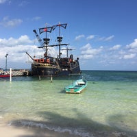 รูปภาพถ่ายที่ Captain Hook Pirate Ship โดย Angel S. เมื่อ 11/6/2016