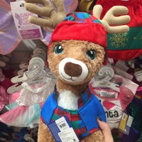 Photo taken at Build-A-Bear Workshop by Mini P. on 12/22/2018