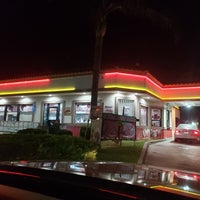 Photo taken at Tom&amp;#39;s #1 World Famous Chiliburgers by Matt M. on 9/18/2019