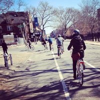 Foto tirada no(a) Get Up and Ride Bike Tours of NYC por Meghan Kathleen em 4/6/2014