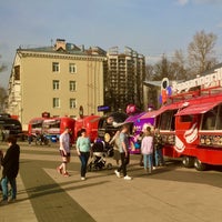 Photo taken at Центральный городской парк by blunt on 4/13/2021