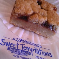Снимок сделан в Sweet Temptations Dessert Cafe пользователем Jason A. 5/11/2013