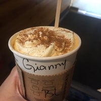 Photo taken at Starbucks by Gianny D. on 9/19/2017