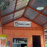 Review Brader's Cafe