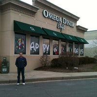 Foto tirada no(a) Omega Diner por Tiffany Jade D. em 12/31/2012