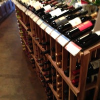 Das Foto wurde bei Wine A Bit Coronado von Josue A. am 11/24/2012 aufgenommen