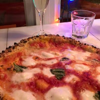 12/30/2017にDavid C.がMenomalé Pizza Napoletanaで撮った写真