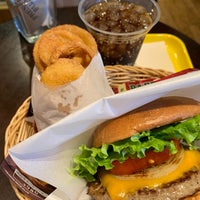 Photo taken at Freshness Burger by Nao H. on 12/12/2019