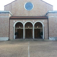 Photo taken at St. Thomas&amp;#39; Episcopal School by Charles M. on 12/24/2012