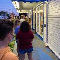 Foto scattata a Door County Ice Cream Factory da Terry H. il 7/20/2020